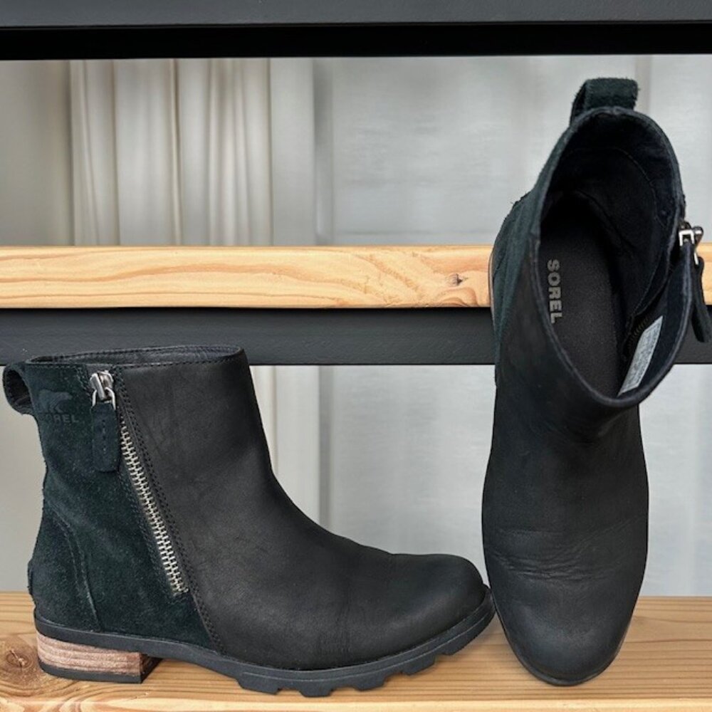 Sorel Emelie Waterproof Zip Booties Size 7 - $35